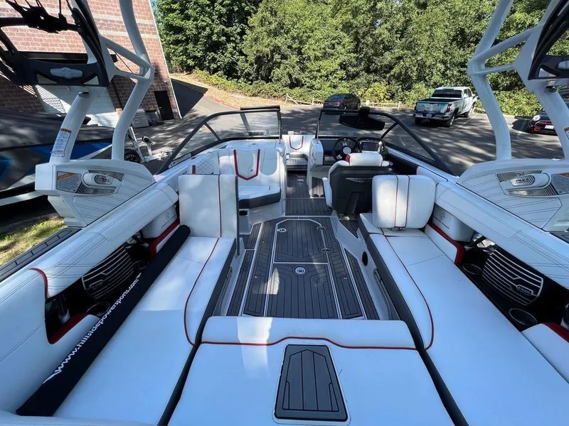 Slide: The Image of Nautique Super Air Nautique G23 2016 - 5