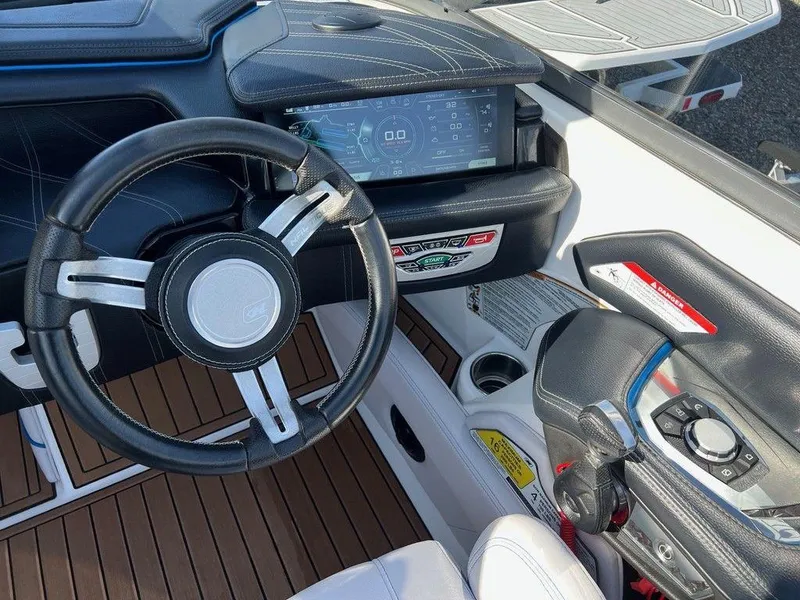 Slide: The Image of Nautique Super Air Nautique G23 2017 - 12