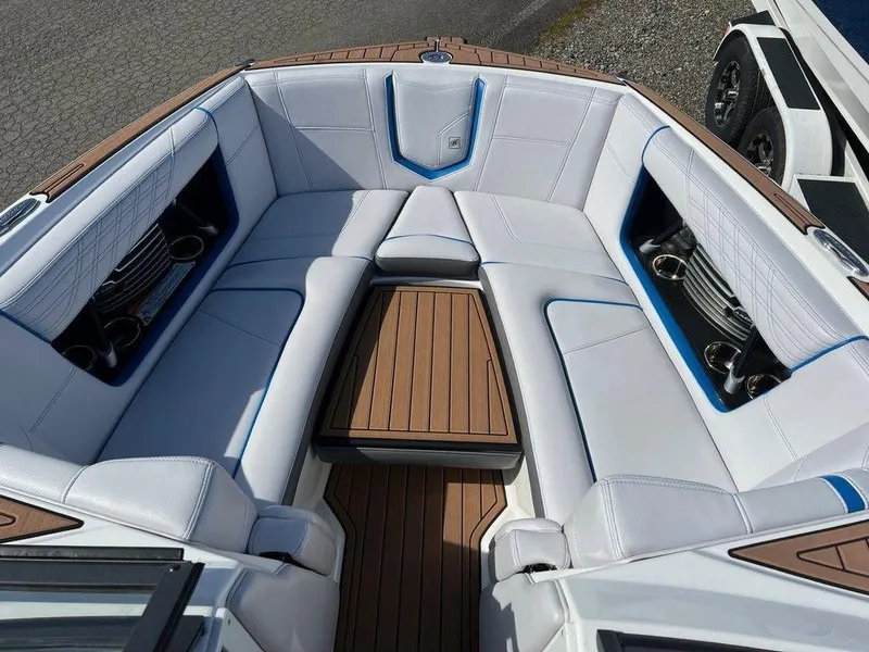 Slide: The Image of Nautique Super Air Nautique G23 2017 - 15