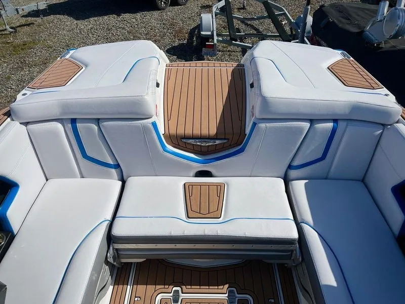 Slide: The Image of Nautique Super Air Nautique G23 2017 - 17