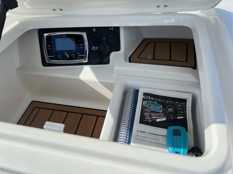 Slide: The Image of Nautique Super Air Nautique G23 2017 - 18