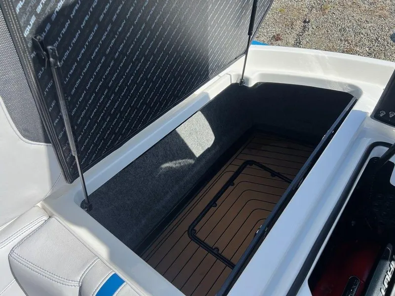 Slide: The Image of Nautique Super Air Nautique G23 2017 - 19