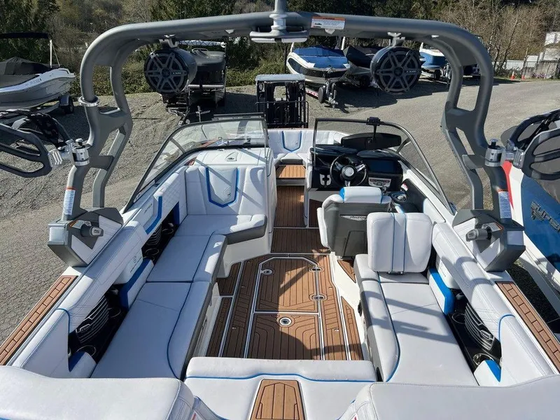 Slide: The Image of Nautique Super Air Nautique G23 2017 - 6