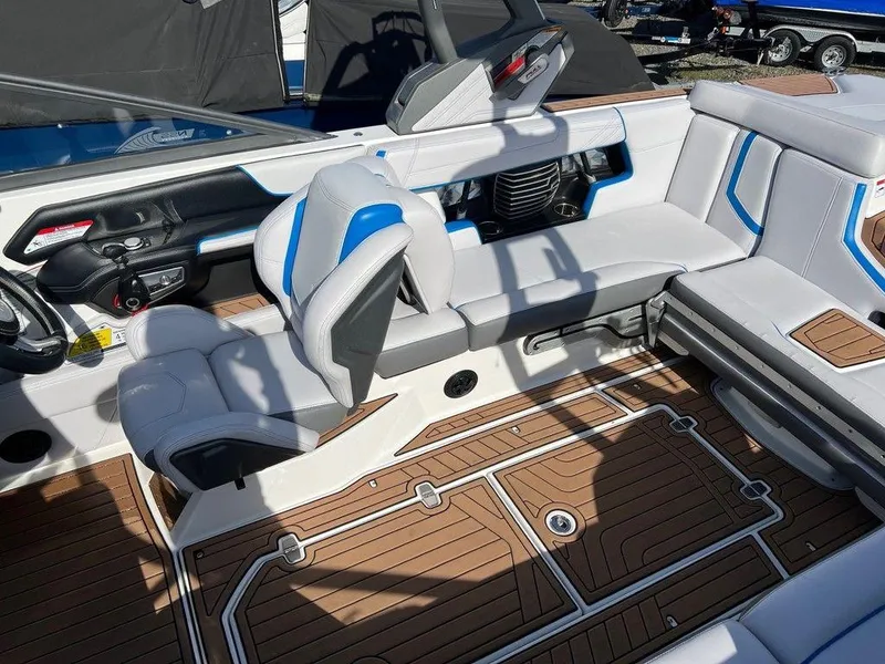 Slide: The Image of Nautique Super Air Nautique G23 2017 - 9