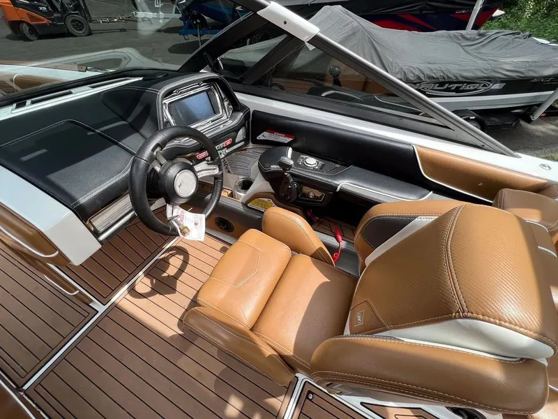 Slide: The Image of Nautique Super Air Nautique G25 2016 - 10