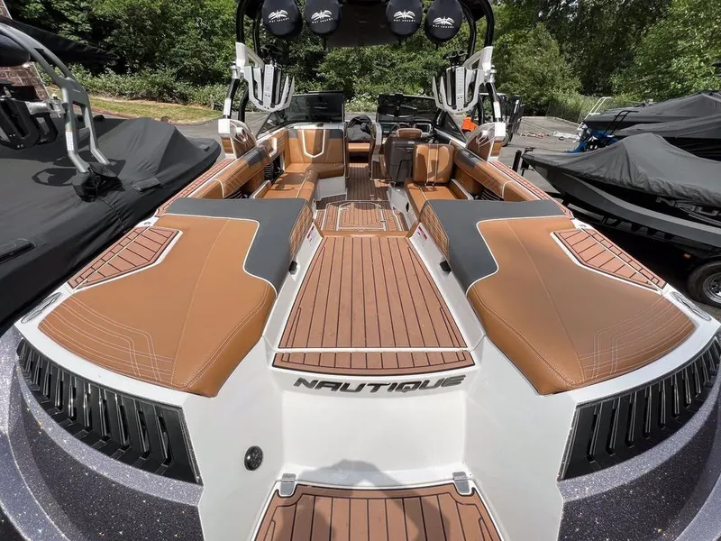 Slide: The Image of Nautique Super Air Nautique G25 2016 - 5