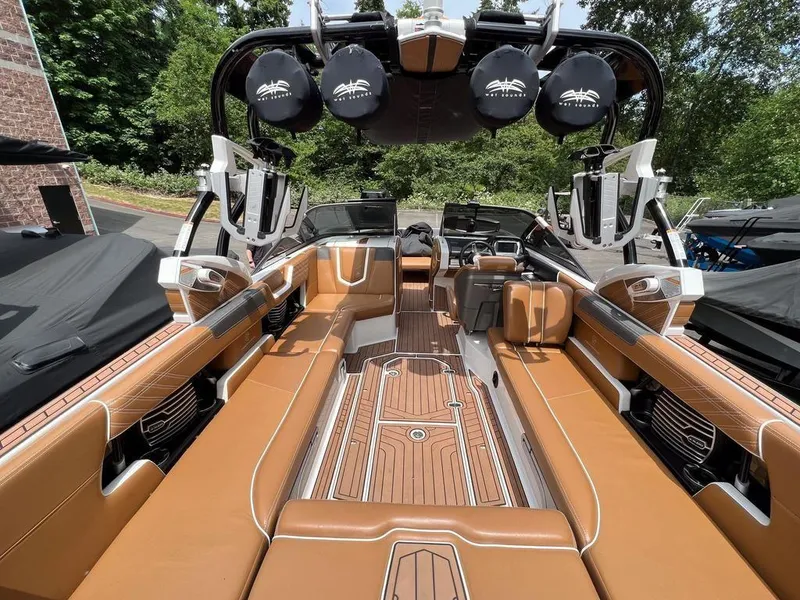 Slide: The Image of Nautique Super Air Nautique G25 2016 - 6