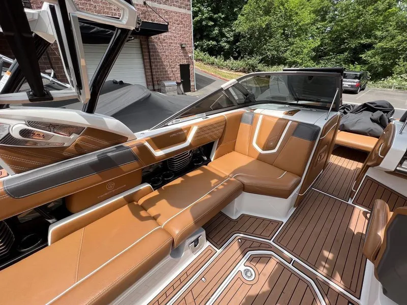 Slide: The Image of Nautique Super Air Nautique G25 2016 - 7