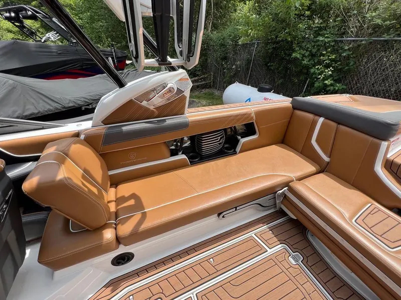 Slide: The Image of Nautique Super Air Nautique G25 2016 - 8