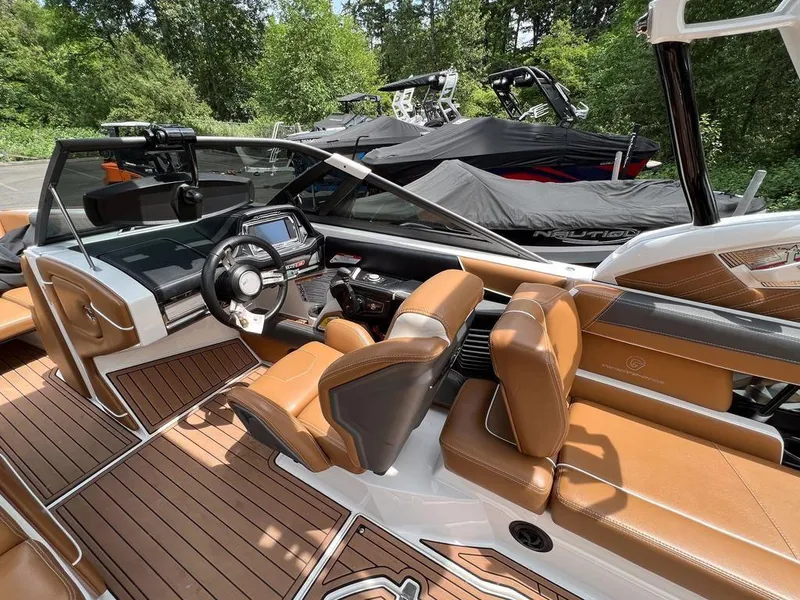 Slide: The Image of Nautique Super Air Nautique G25 2016 - 9