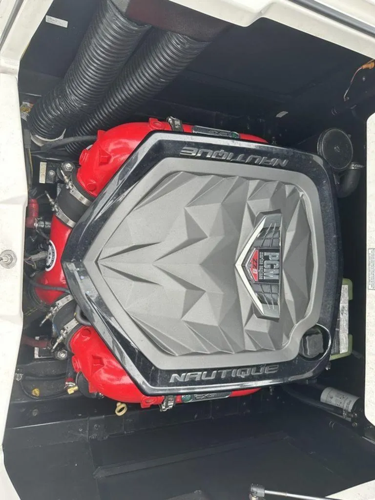 Slide: The Image of Nautique Super Air Nautique G23 2020 - 10