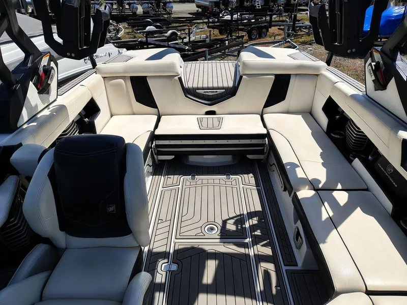 Slide: The Image of Nautique Super Air Nautique G23 2018 - 3
