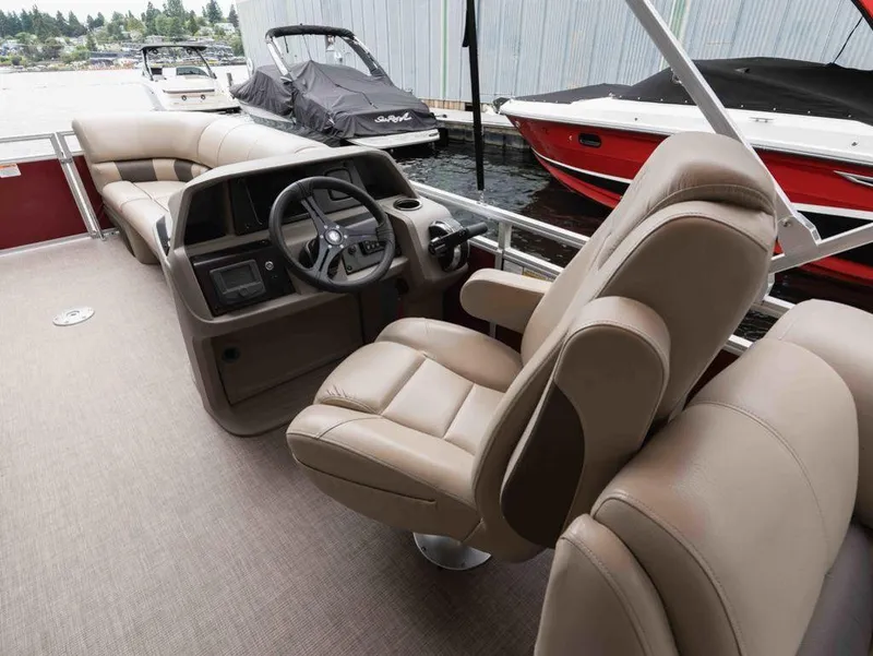 Slide: The Image of Sun Tracker Party Barge 22DLX 2024 - 10