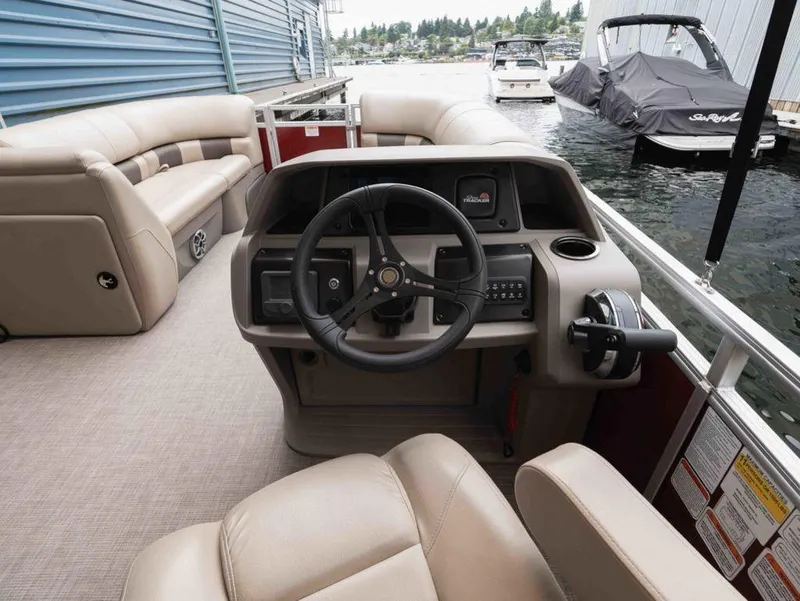 Slide: The Image of Sun Tracker Party Barge 22DLX 2024 - 11