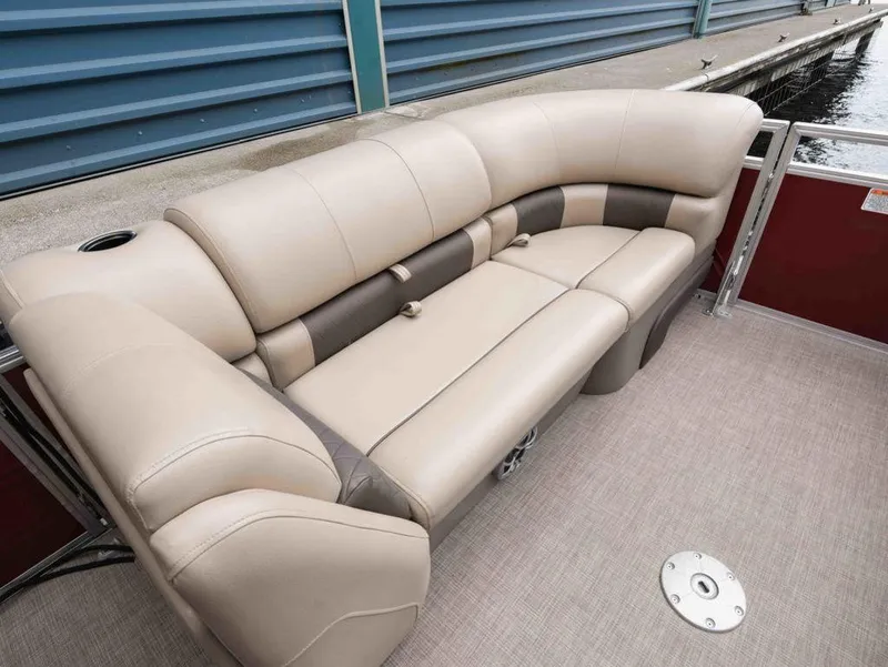 Slide: The Image of Sun Tracker Party Barge 22DLX 2024 - 12