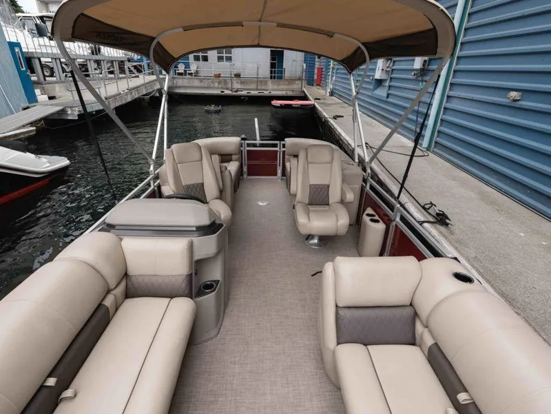 Slide: The Image of Sun Tracker Party Barge 22DLX 2024 - 13