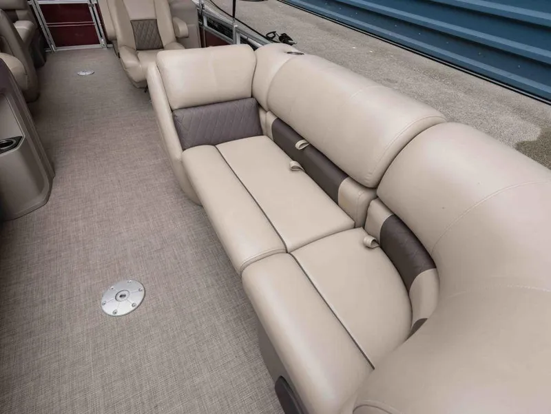 Slide: The Image of Sun Tracker Party Barge 22DLX 2024 - 14