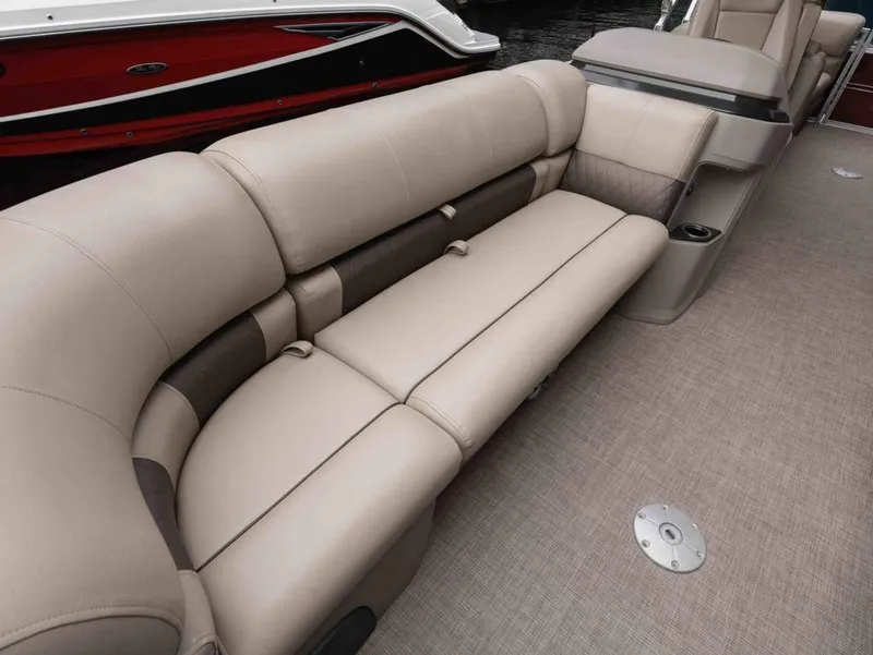 Slide: The Image of Sun Tracker Party Barge 22DLX 2024 - 15