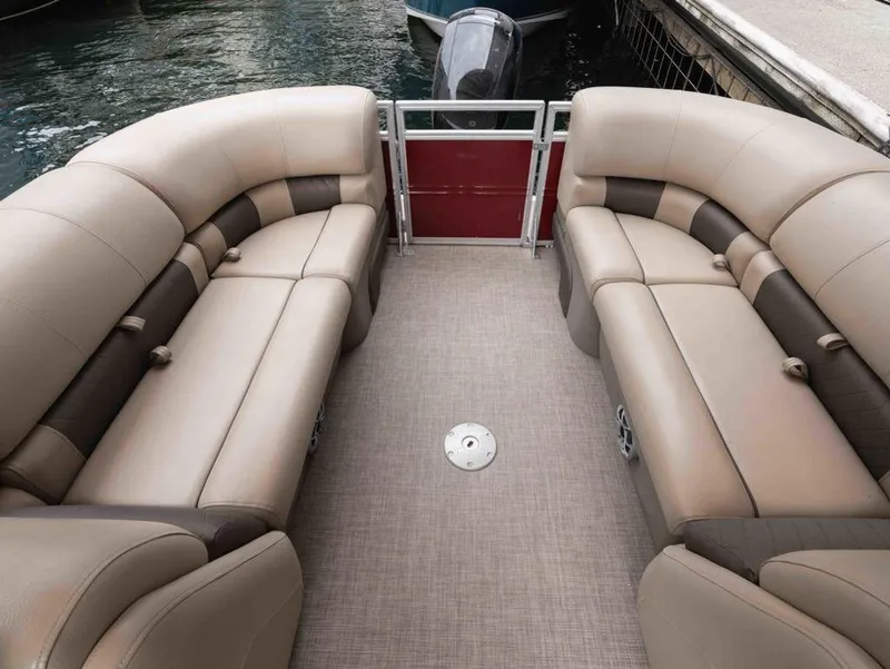 Slide: The Image of Sun Tracker Party Barge 22DLX 2024 - 17