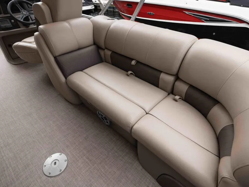 Slide: The Image of Sun Tracker Party Barge 22DLX 2024 - 7