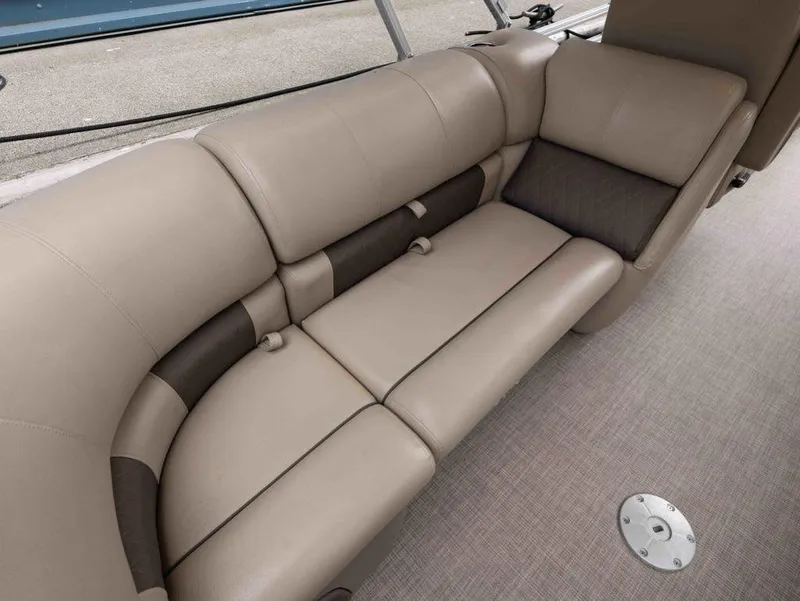 Slide: The Image of Sun Tracker Party Barge 22DLX 2024 - 8