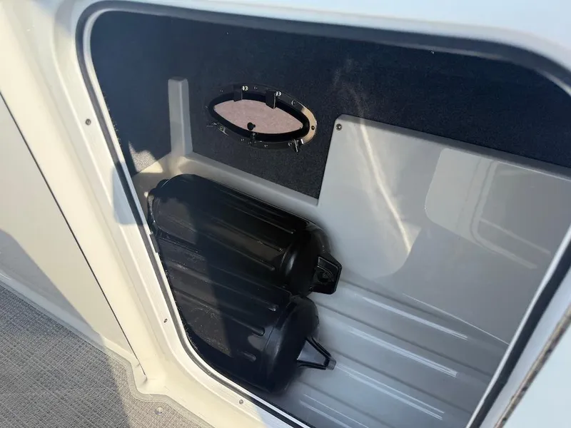 Slide: The Image of Formula 350 CBR 2022 - 52