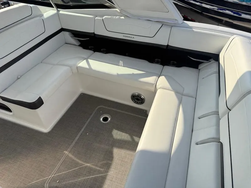 Slide: The Image of Formula 350 CBR 2022 - 58