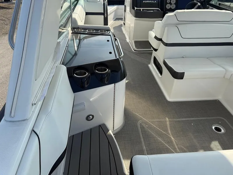 Slide: The Image of Formula 350 CBR 2022 - 59