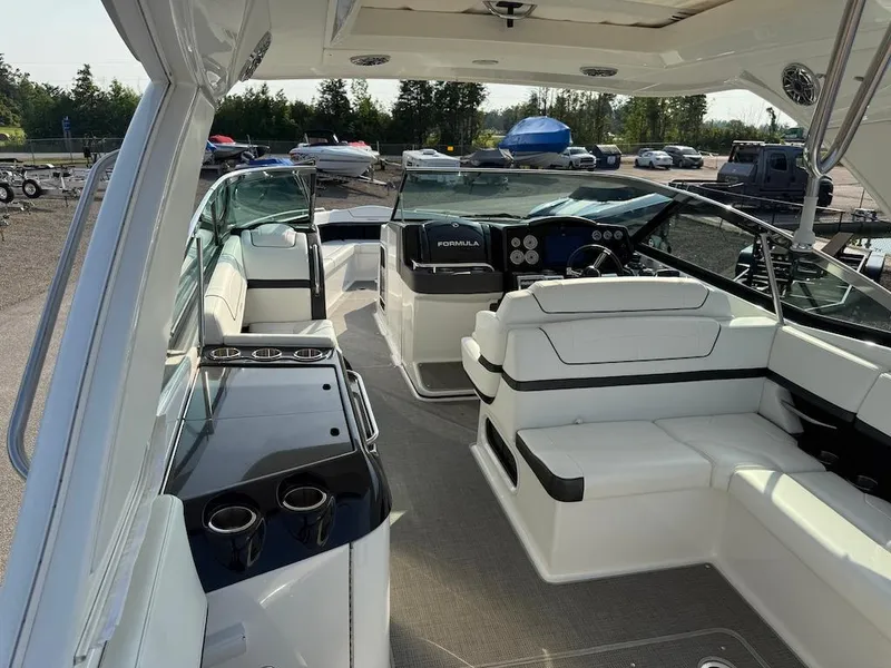 Slide: The Image of Formula 350 CBR 2022 - 61