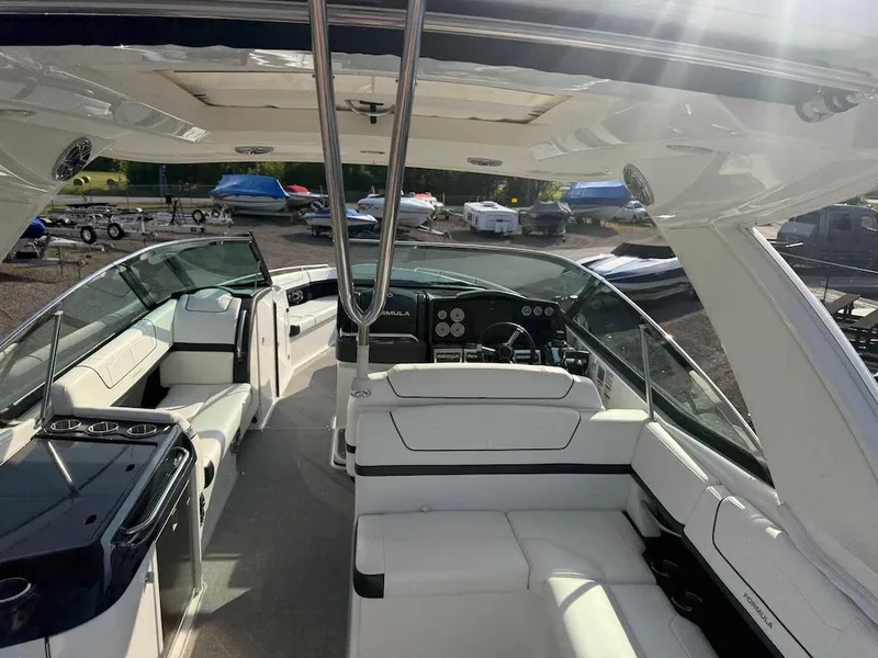 Slide: The Image of Formula 350 CBR 2022 - 64