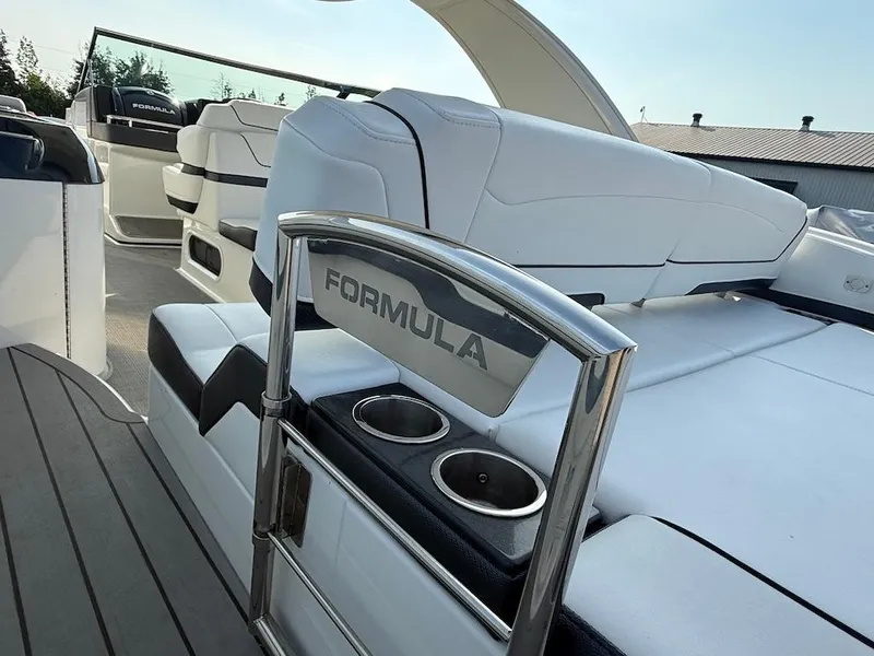 Slide: The Image of Formula 350 CBR 2022 - 66