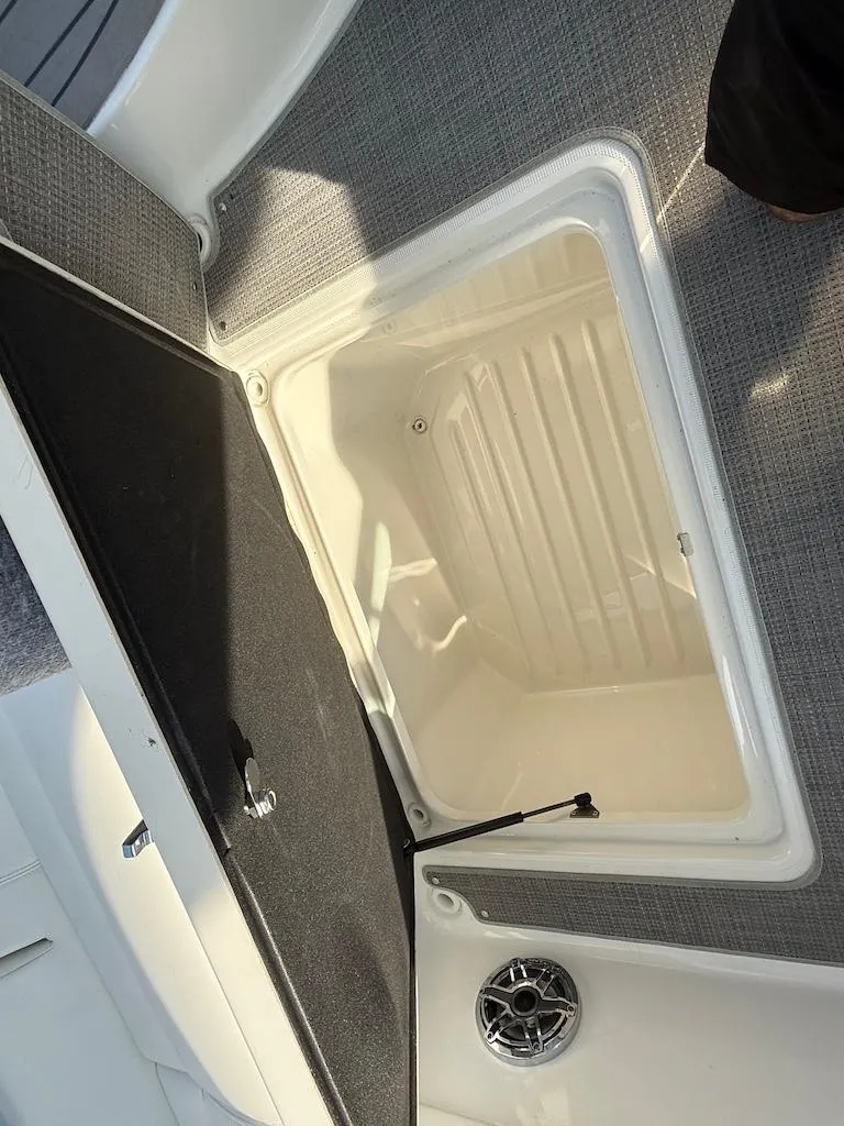 Slide: The Image of Formula 350 CBR 2022 - 82