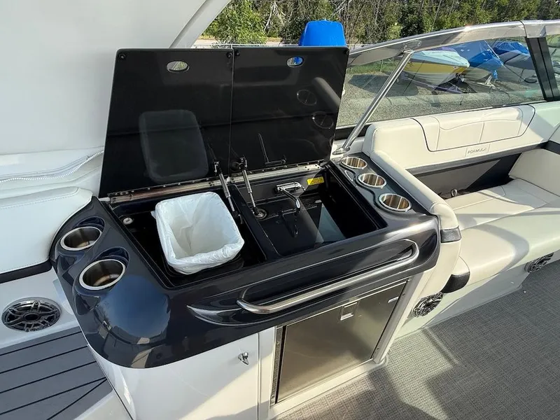 Slide: The Image of Formula 350 CBR 2022 - 83