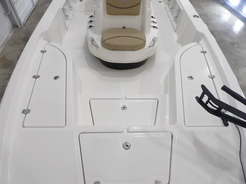 Slide: The Image of NauticStar 215XTS 2020 - 11