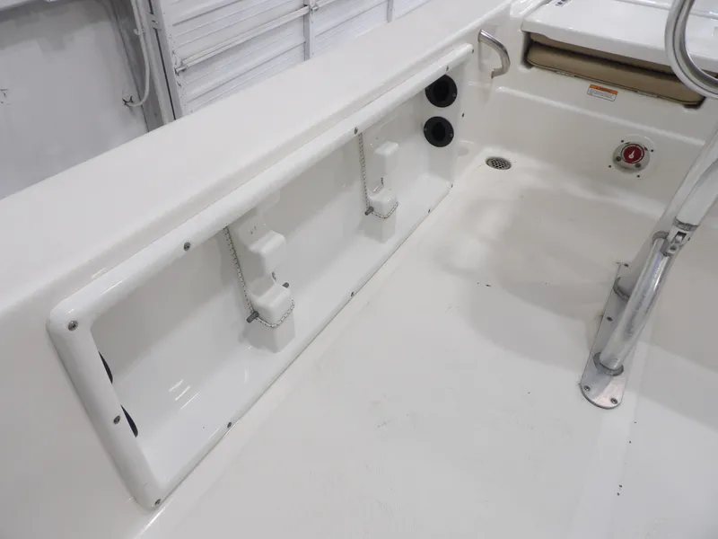 Slide: The Image of NauticStar 215XTS 2020 - 15