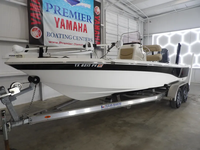 Slide: The Image of NauticStar 215XTS 2020 - 3