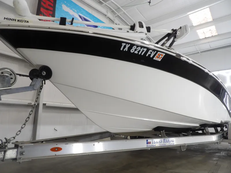 Slide: The Image of NauticStar 215XTS 2020 - 5