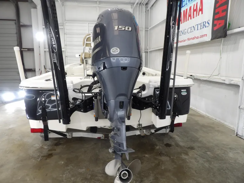 Slide: The Image of NauticStar 215XTS 2020 - 7