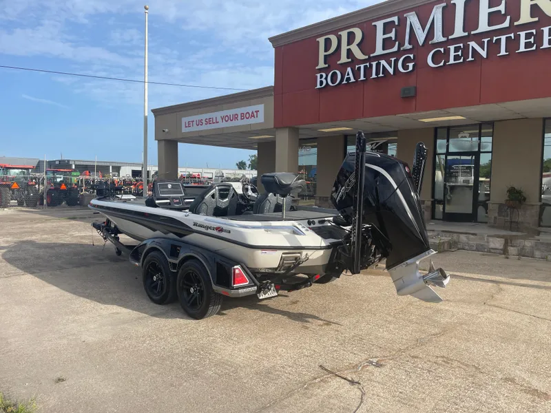 Slide: The Image of Ranger Z520R 2022 - 10