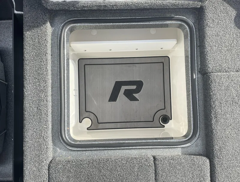 Slide: The Image of Ranger Z520R 2022 - 13