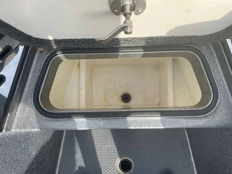 Slide: The Image of Ranger Z520R 2022 - 25