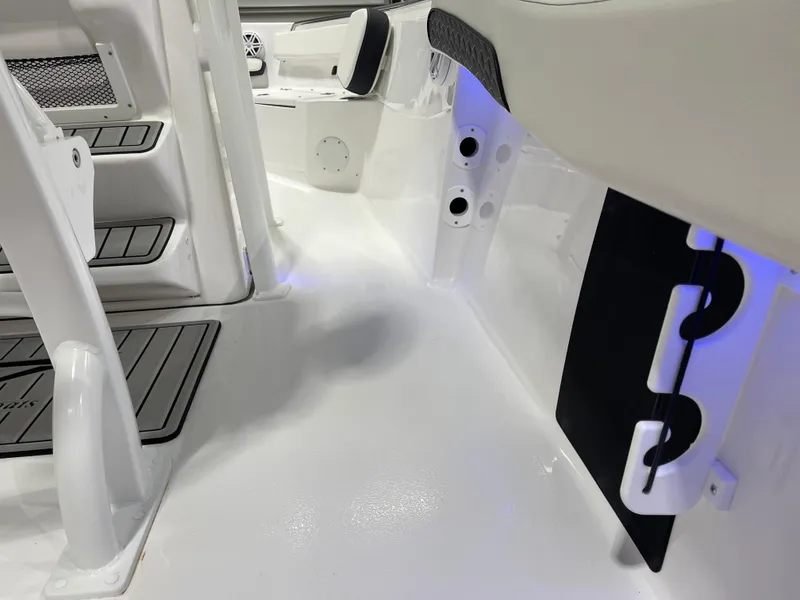 Slide: The Image of Tidewater 210 LXF 2025 - 19