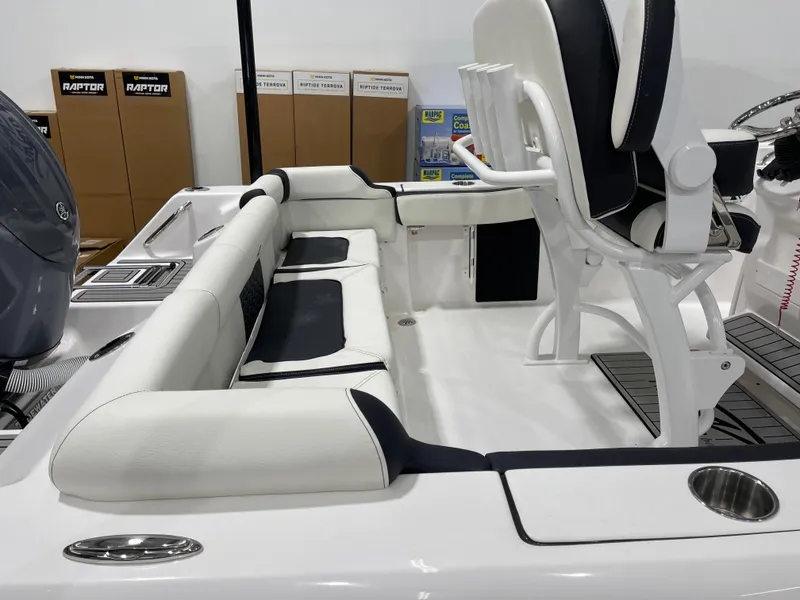 Slide: The Image of Tidewater 210 LXF 2025 - 27