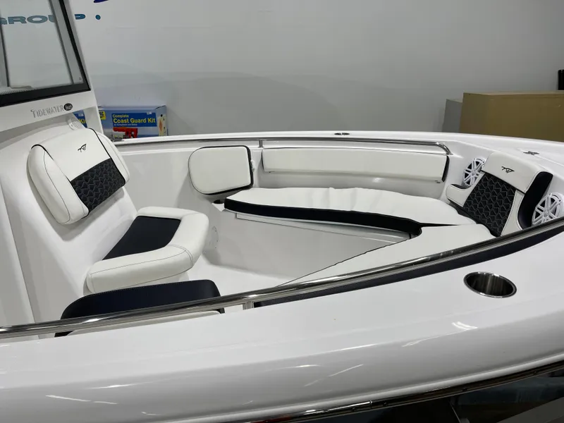 Slide: The Image of Tidewater 210 LXF 2025 - 29