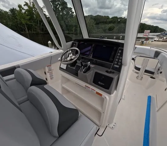Slide: The Image of Robalo Center Console R270 In Stock 2026 - 23