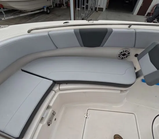 Slide: The Image of Robalo Center Console R270 In Stock 2026 - 44