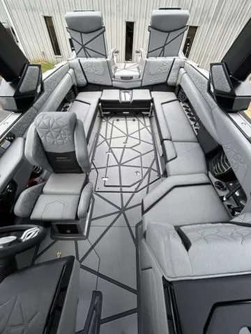 Slide: The Image of Nautique Super Air Nautique G25 Paragon 2025 - 11