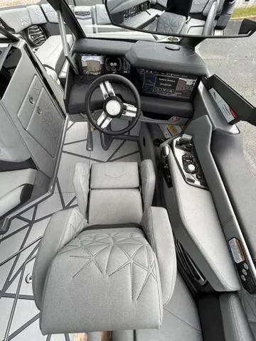 Slide: The Image of Nautique Super Air Nautique G25 Paragon 2025 - 12