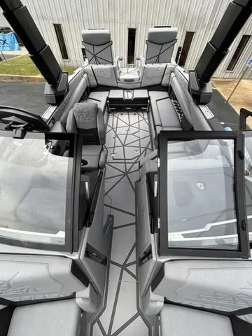 Slide: The Image of Nautique Super Air Nautique G25 Paragon 2025 - 13