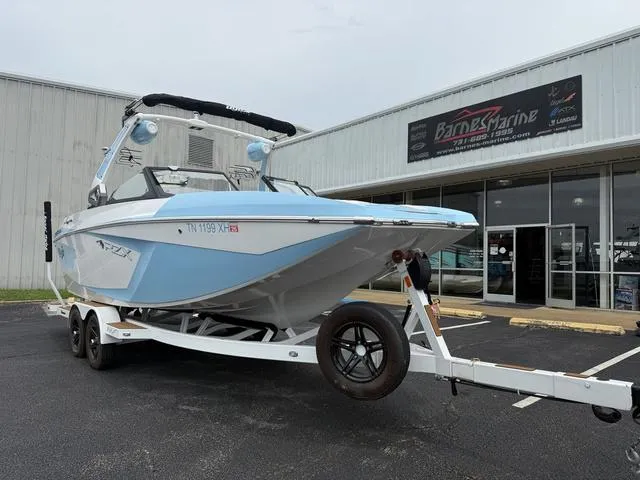 Slide: The Image of Tigé 23RZX 2021 - 2